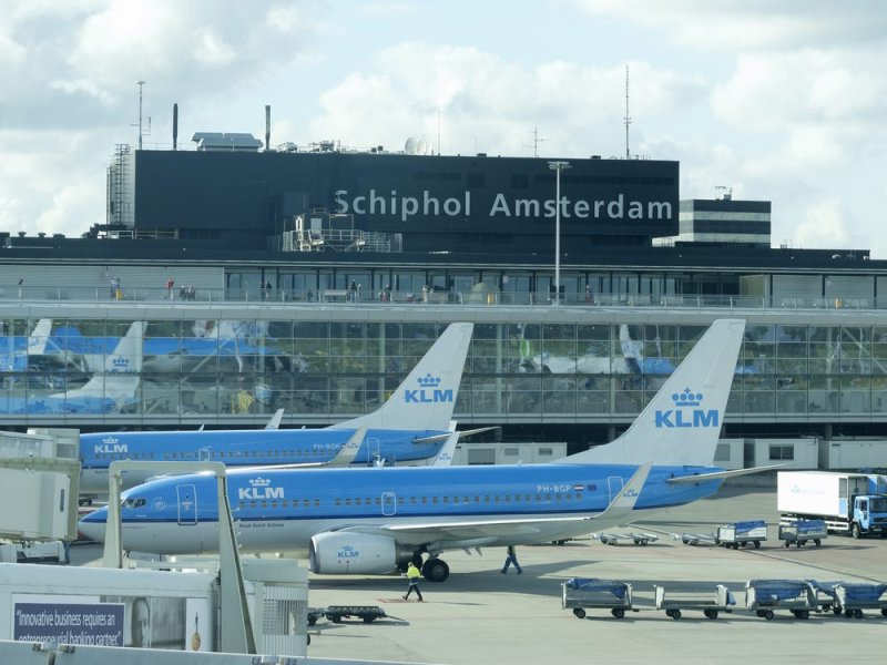 מטוסי KLM בנמל סכיפהול. צילום: Shutterstock