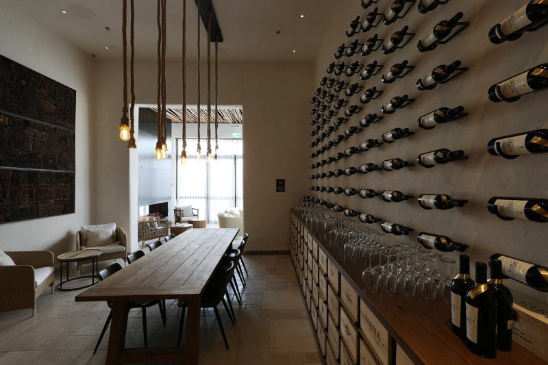 חדר היין של מלון קדמא, צילום: אסף פינצ׳וק