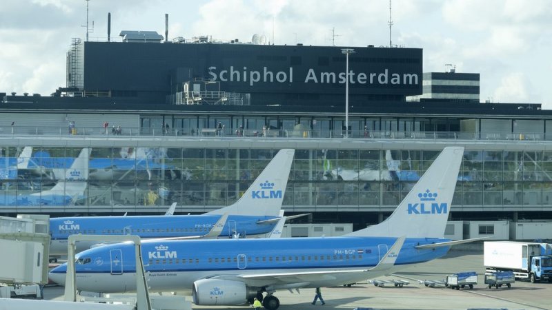 מטוסי KLM בנמל סכיפהול. צילום: Shutterstock