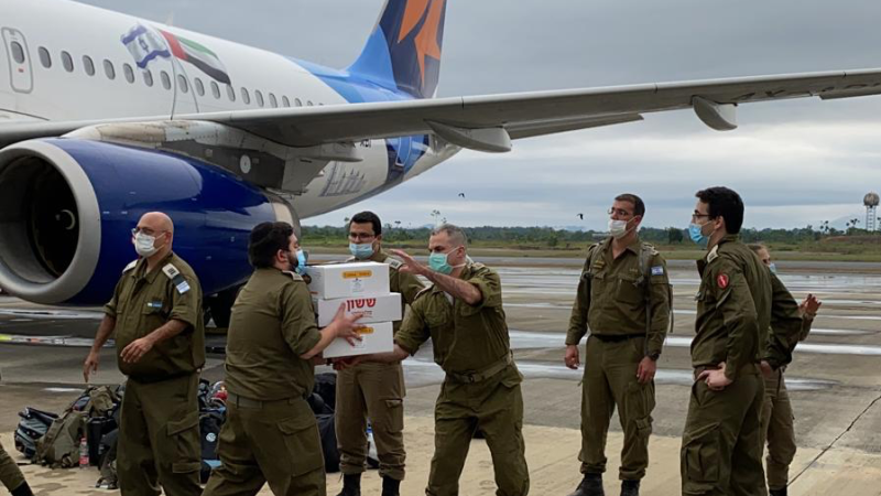 ישראייר הטיסה משלחת סיוע ישראלית לגינאה המשוונית. צילום: משרד החוץ