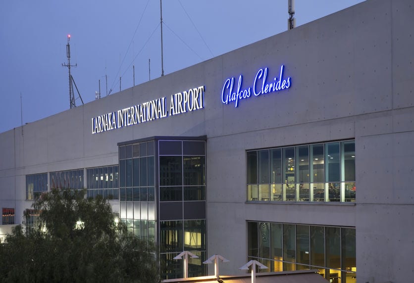 נמל התעופה לרנקה. אלפי ישראלים הגיעו לקפריסין (צילום: 123rf)