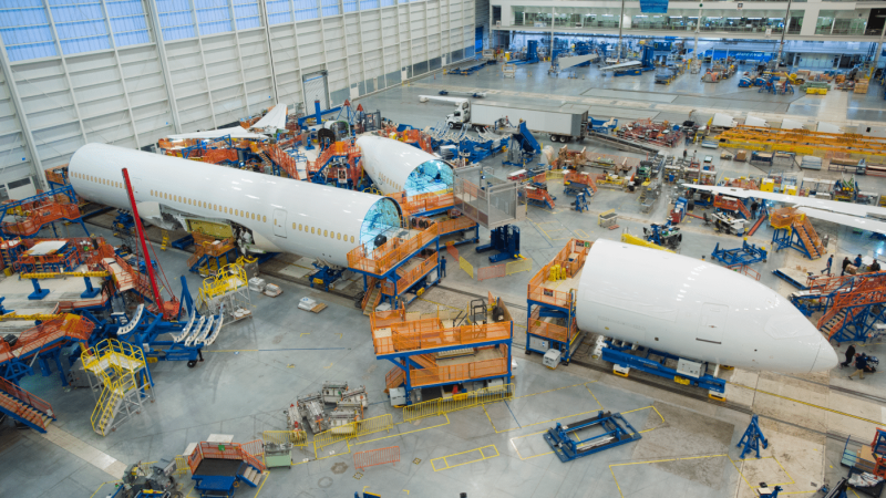 מפעל ייצור הדרימליינר 787. צילום: בואינג