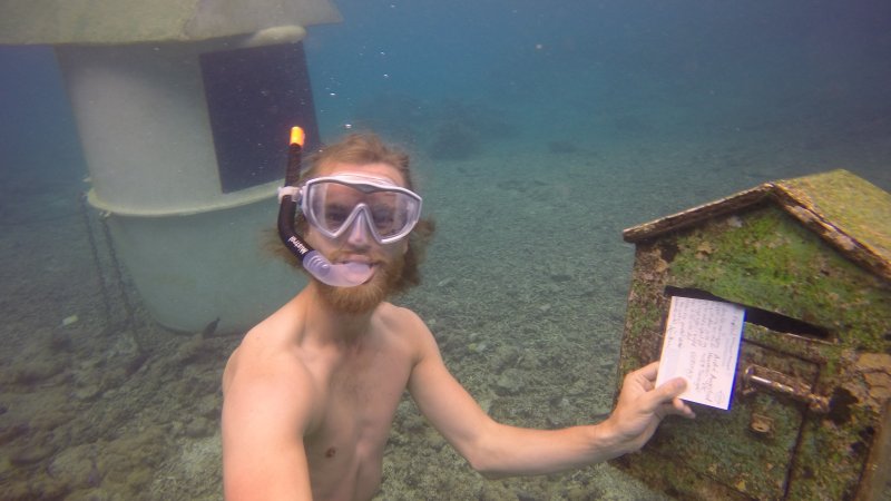 לבקר בסניף הדואר שמתחת למים במדינת האיים ונואטו. צילום: אביחי בן צור