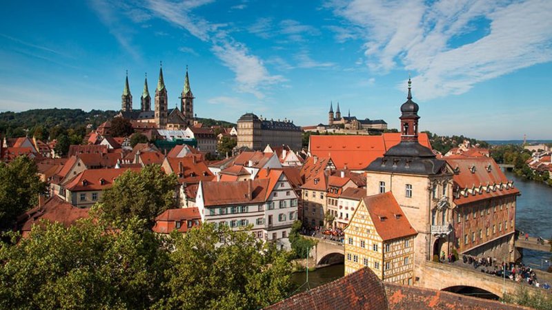 העיירה bamberg. צילום: Franken Tourismus / Holger Leue|טירות מימי הבניים. צילום: משרד התיירות של גרמניה|Maisel´s מעל 100 סוגי בירה. צילום: משרד התיירות של גרמניה|גני?