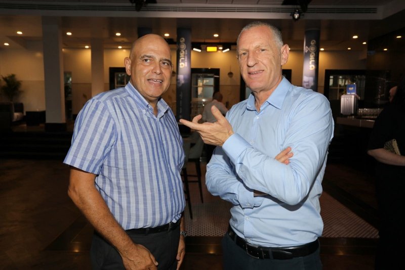 מימין לשמאל: ליאור רביב ודוד פתאל. צילום: פספורטניוז