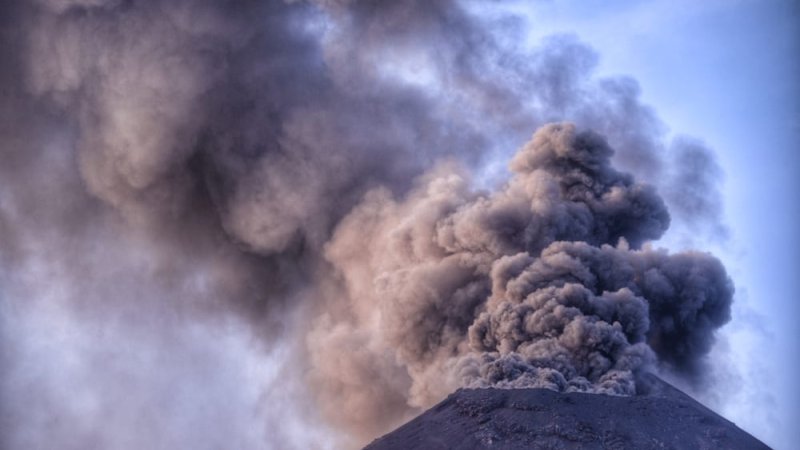 הר הגעש אנאק. צילום: Shutterstock