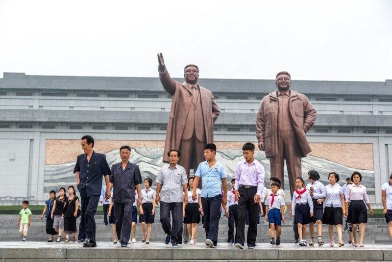 צפון קוריאה. צחלום sutterstock|משמאל יקי בן מנחם