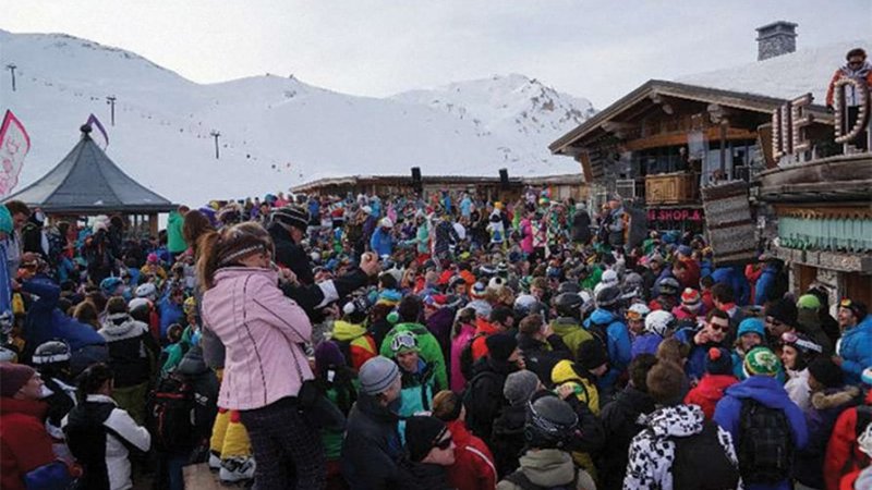 חוגגים במועדון הפתוח - La Folie Douce|הבר השוקק Mooserwirt ב-St. Anton|בר המטרייה בזולדן