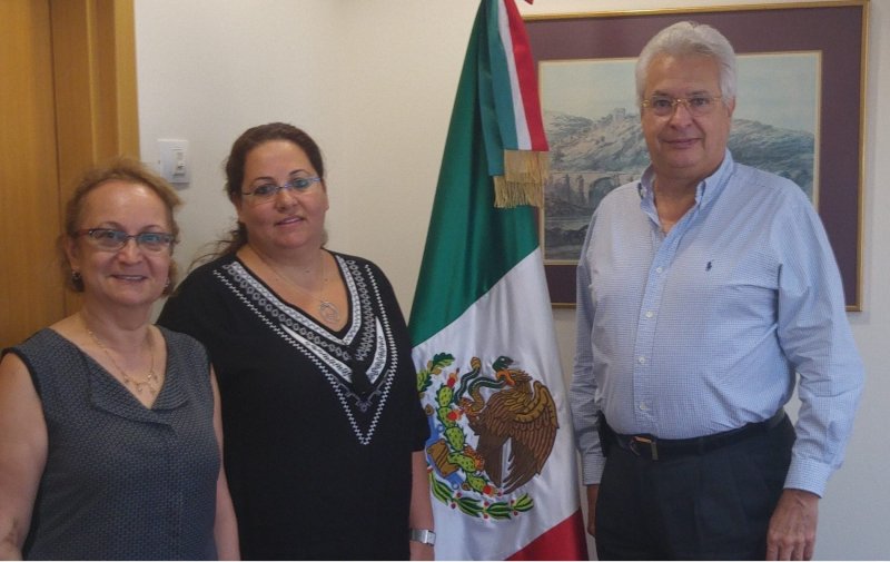 מימין: שגריר מקסיקו בניטו אנדיון