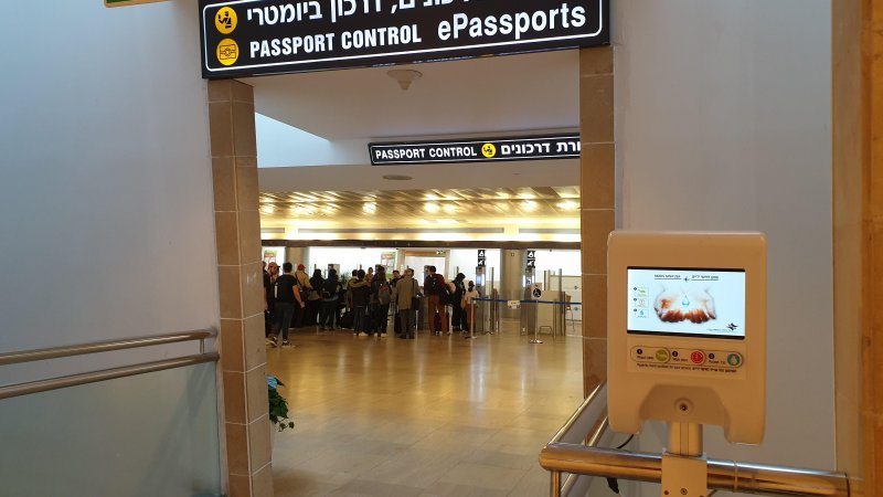 Passport Control. Photo: SHUTTERSTOCK