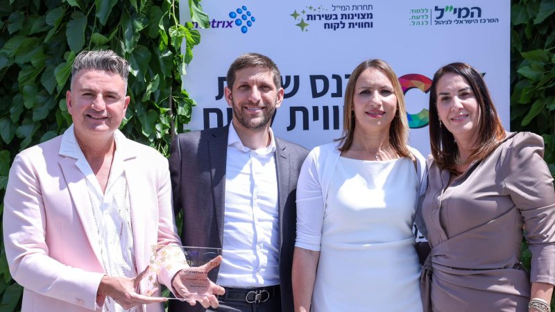 מימין: לימור בוזגלו, דינה בן טל, עומרי כהן ואורן בוטנסקי. צילום: יח״צ אל על