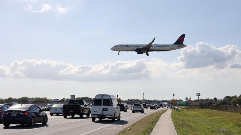 מטוס של דלתא בדרך לנחיתה בשה״ד טמפה. צילום: Shutterstock
