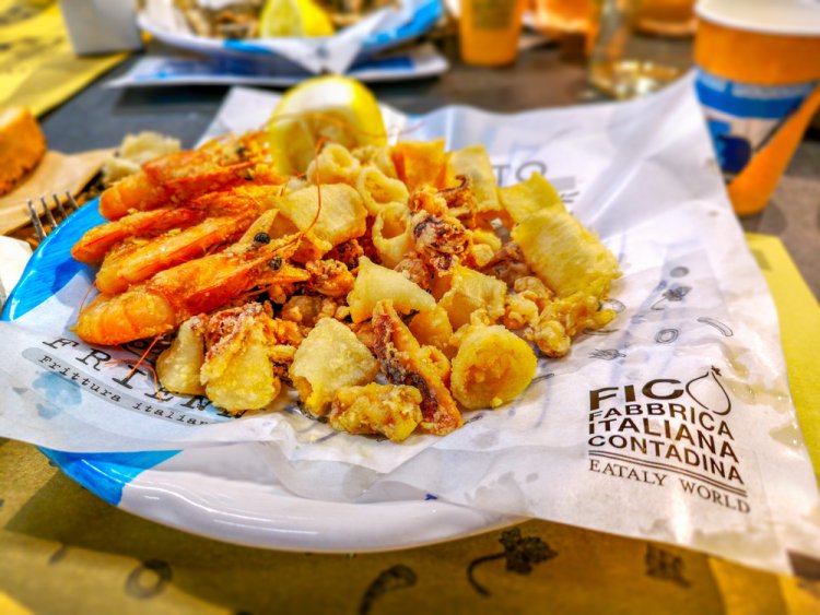 חגיגת אוכל איטלקי בפסטיבל האוכל בבולוניה. צילום: Shutterstock