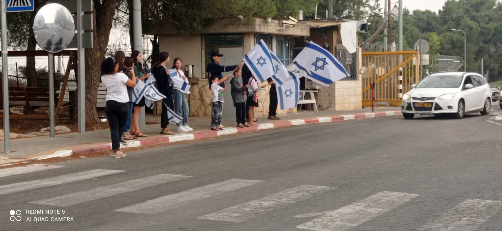 קבלת פני המשפחות המחולצות משלומית. צילום: מועצת גוש עציון