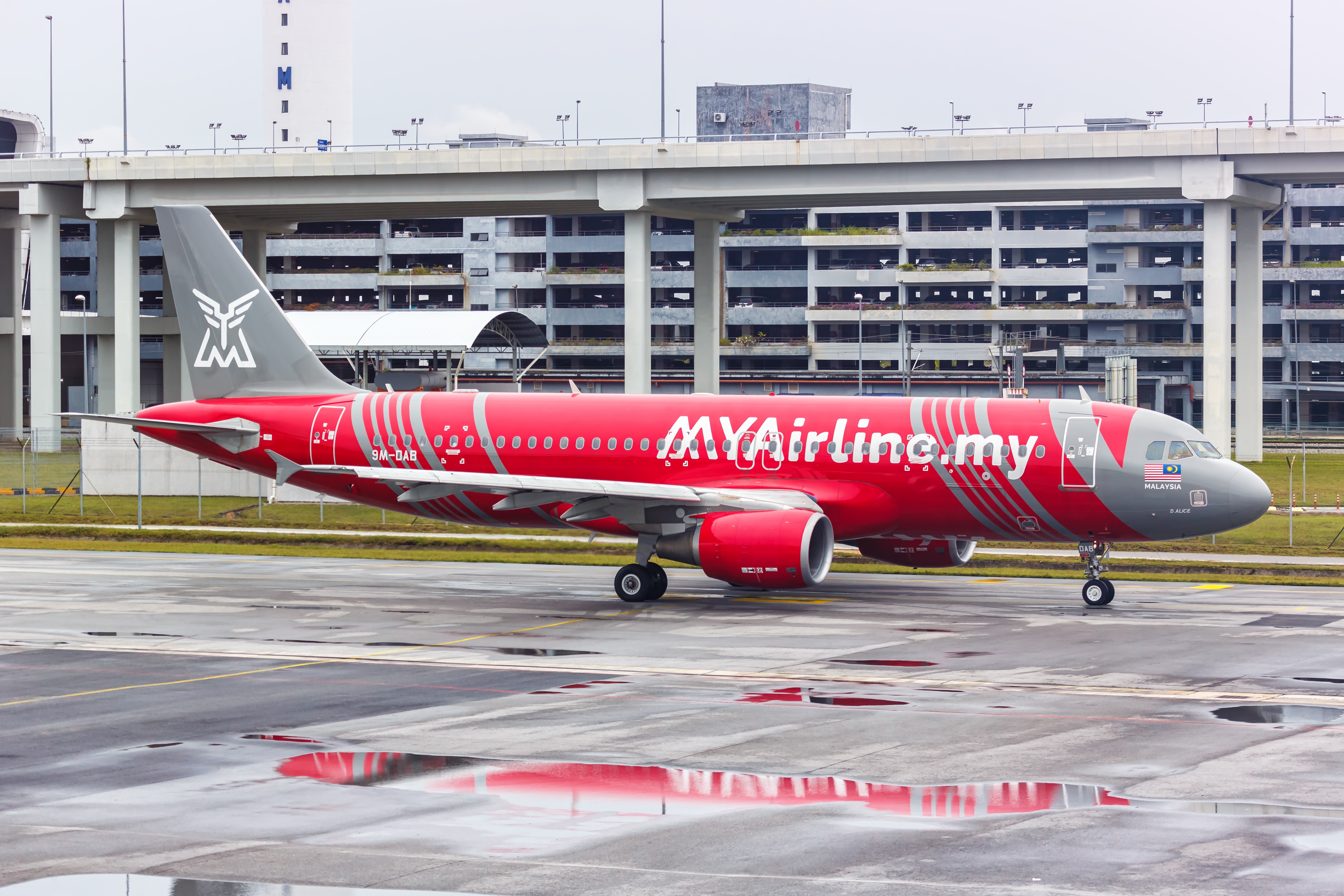 חברת MYAIRLINE. ללא הודעה מוקדמת (צילום: SHUTTERSTOCK)