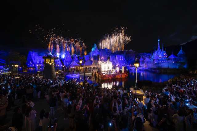 חגיגות הפתיחה של הפארק (צילום: Disney)