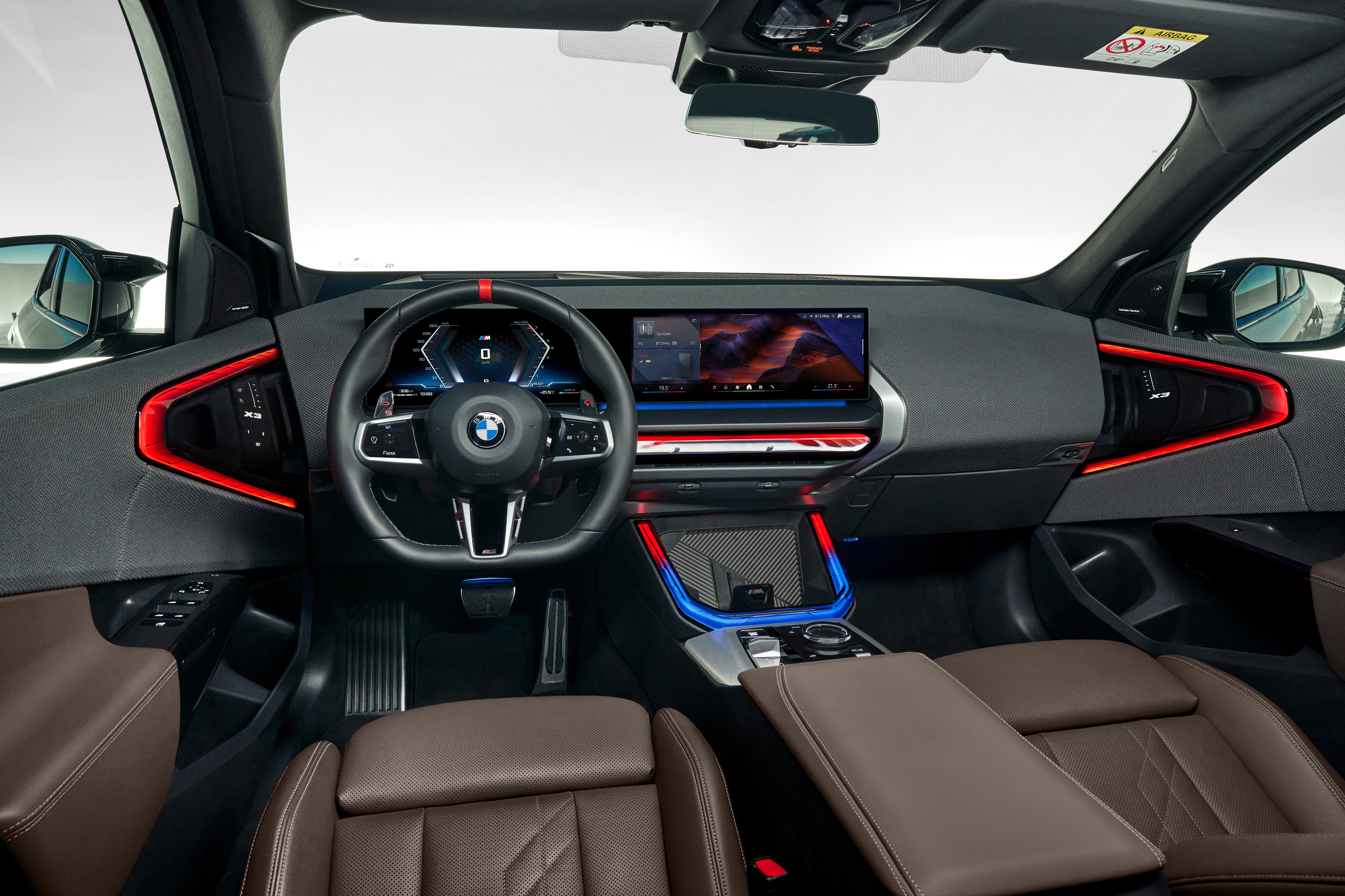 BMW X3 בגרסת x3-m50-x מבפנים. צילום: יצרן