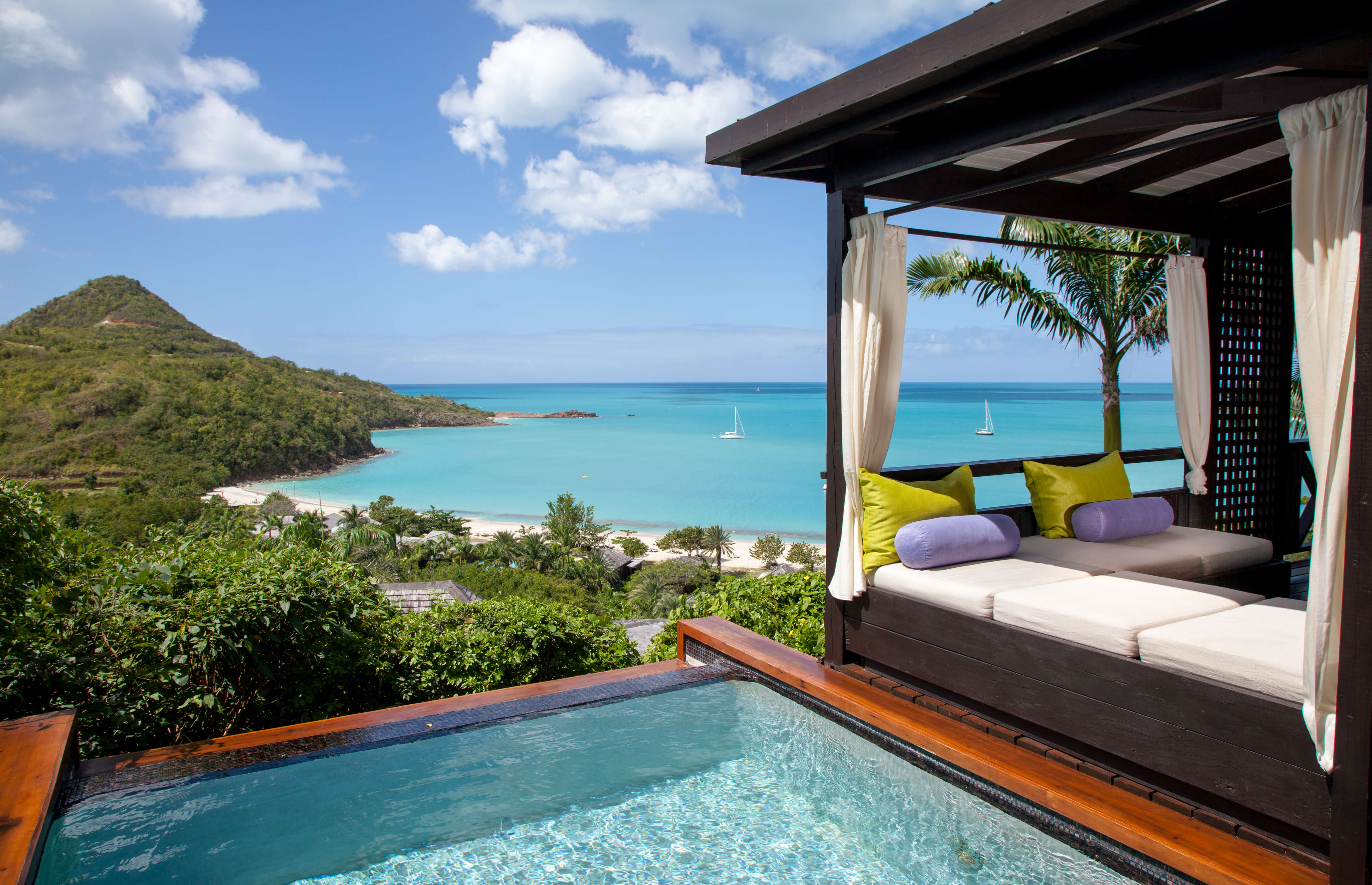 HERMITAGE BAY – HILLSIDE POOL SUITE