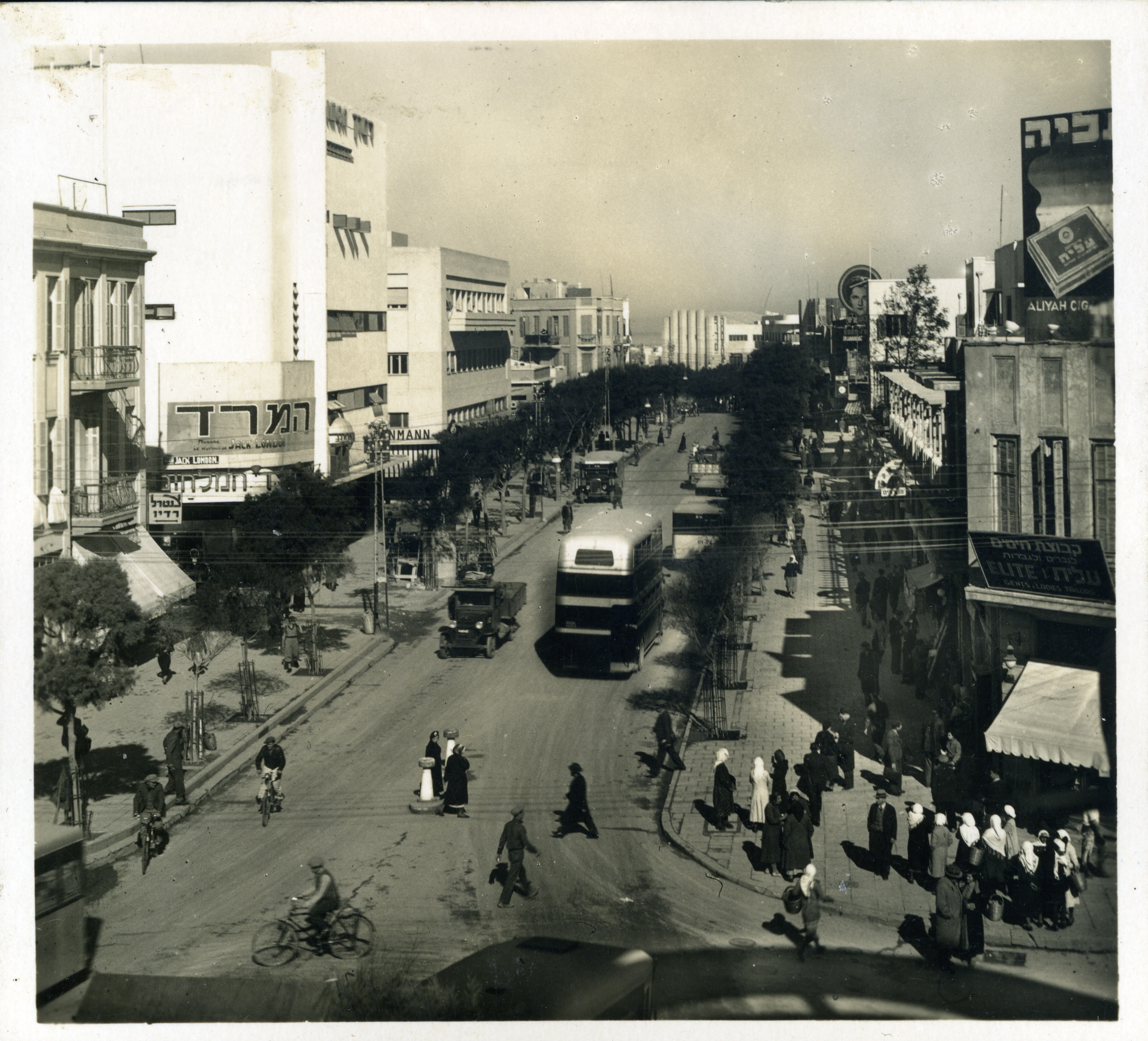 רחוב אלנבי ב-1939 (צילום: באדיבות הארכיון העירוני של עיריית תל אביב יפו)