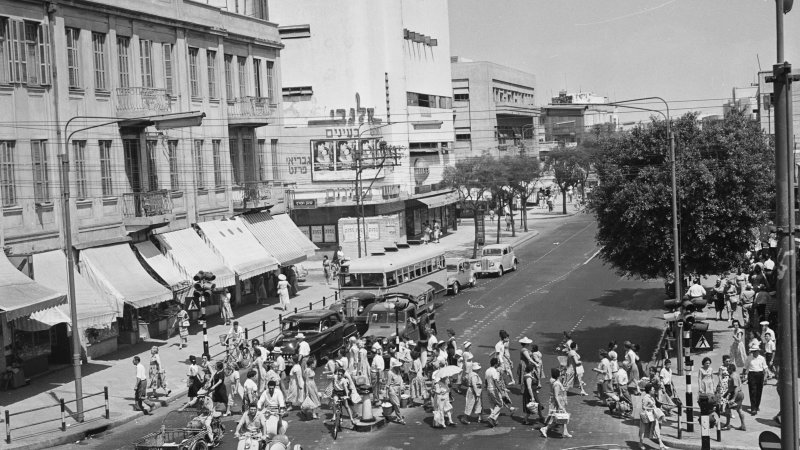 רחוב אלנבי, 1958 (צילום: וילי פולנדר, הארכיון העירוני תל אביב יפו)